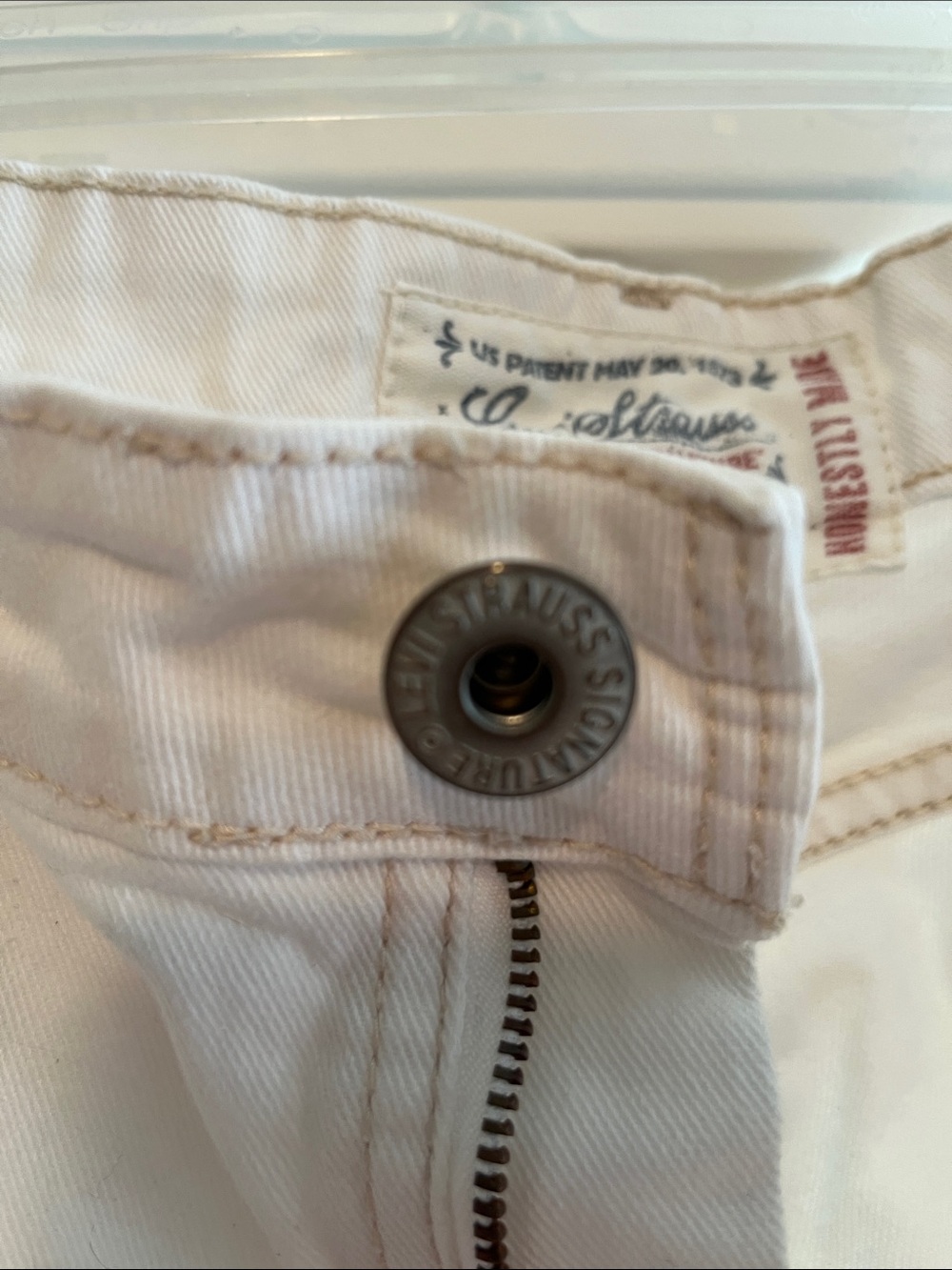 Levi Brand Women's Cream Denim Shorts - Classic High-Rise Style - Picture 5 of 10